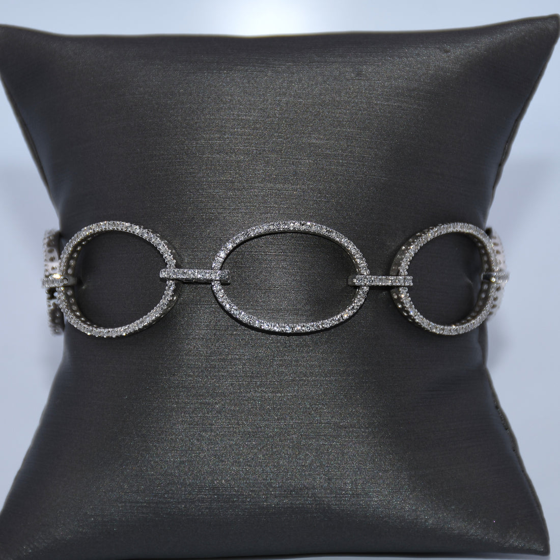 14K Gold | WG Oval Diamond Bracelet