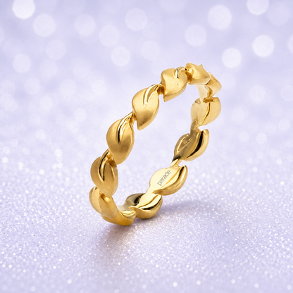 Featured in The Vow: Polished Heart Link Ring in Yellow Gold