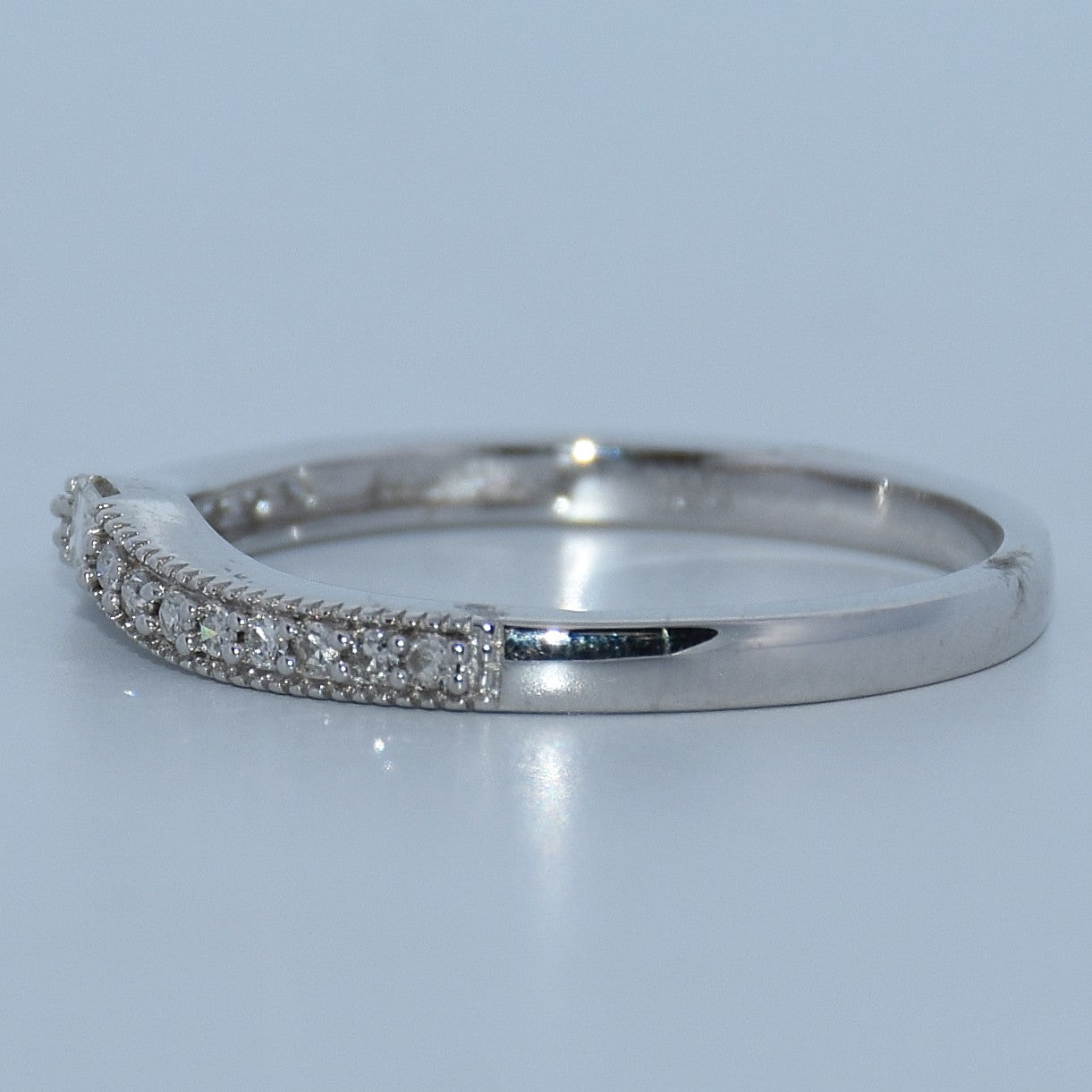 14K White Gold Shadow Band Ring with Baguette & Round Natural Diamonds – 0.13 CTTW