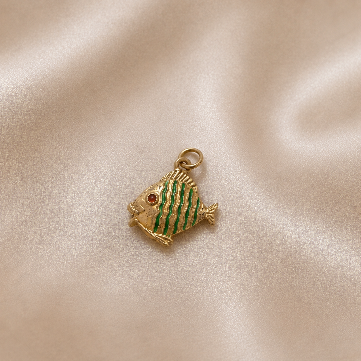 19.2K Portuguese Gold | Colorful Fish Charm Green