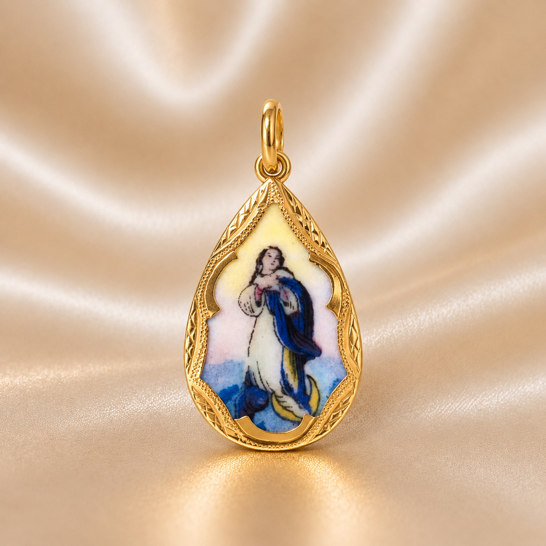 19.2K Portuguese Gold | Conceicao Pendant Front Side 