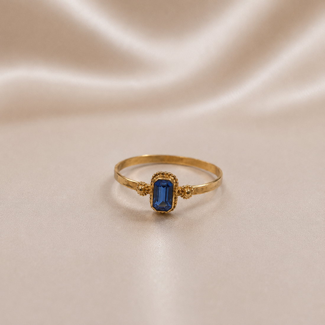 19.2K Portuguese Gold | Emerald-Cut Blue Stone Gold Ring – Vintage-Inspired Design