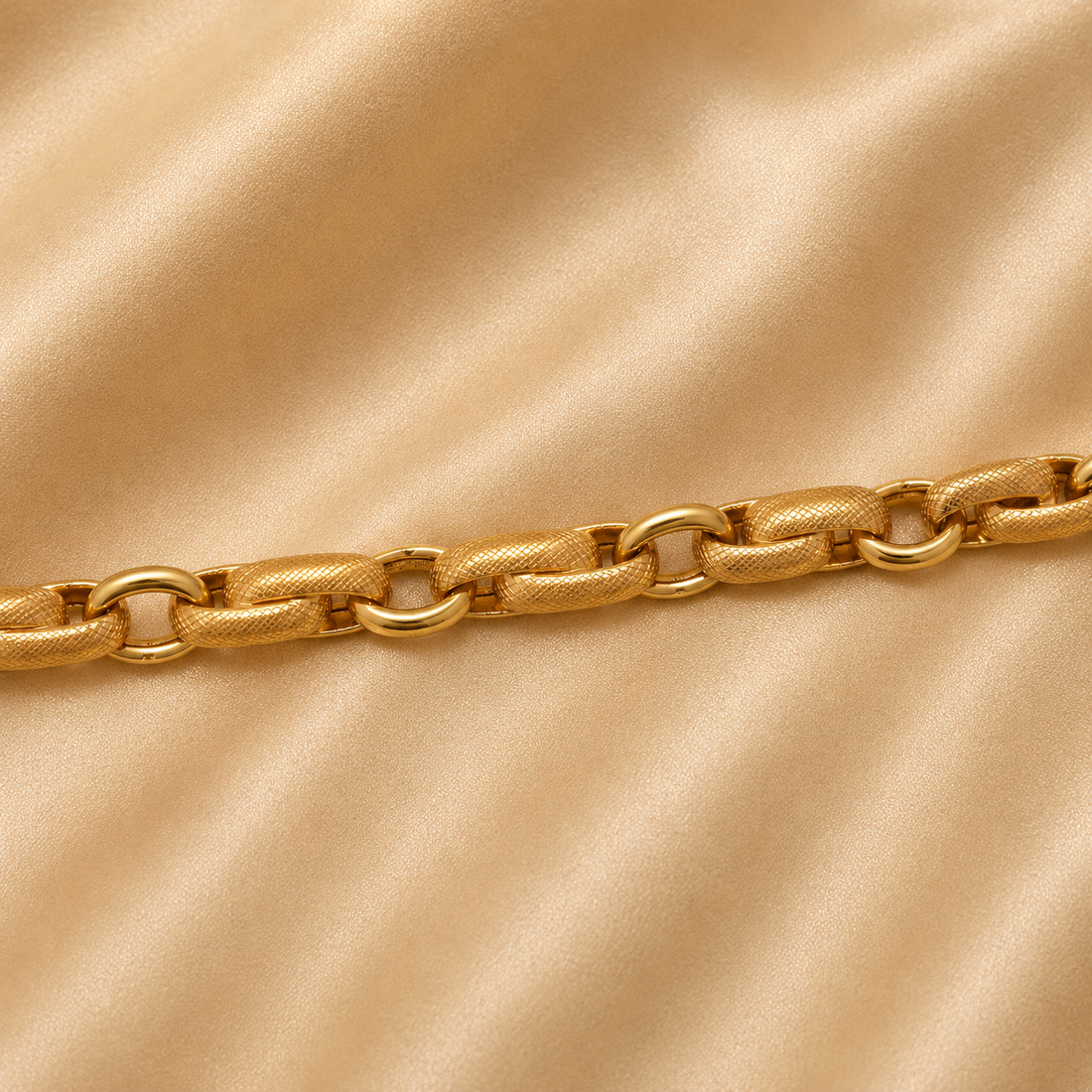 19.2K Portuguese Gold | Interlocking Loops Bracelet