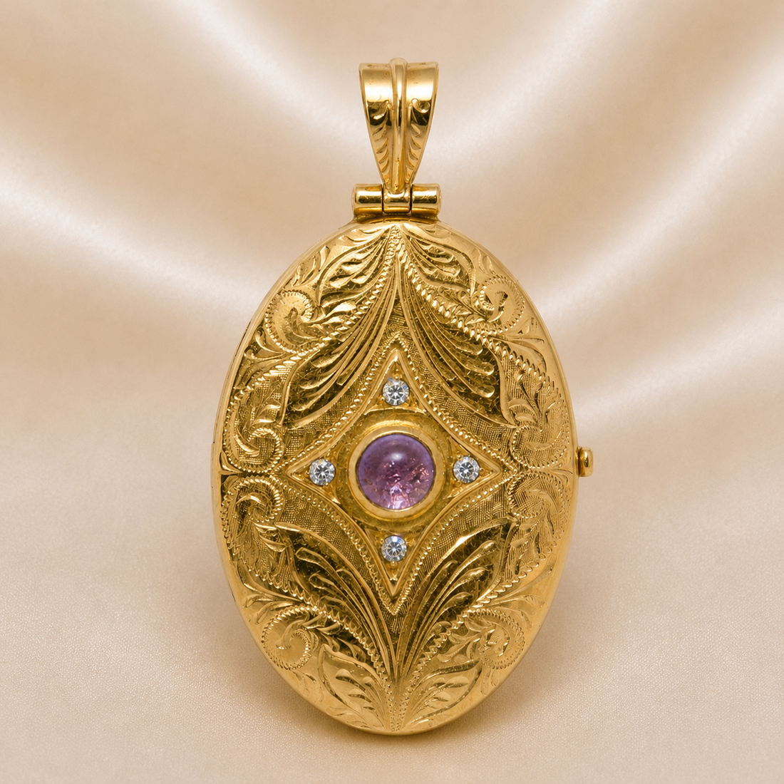 19.2K Portuguese Gold | Oval Locket with Pink Stone