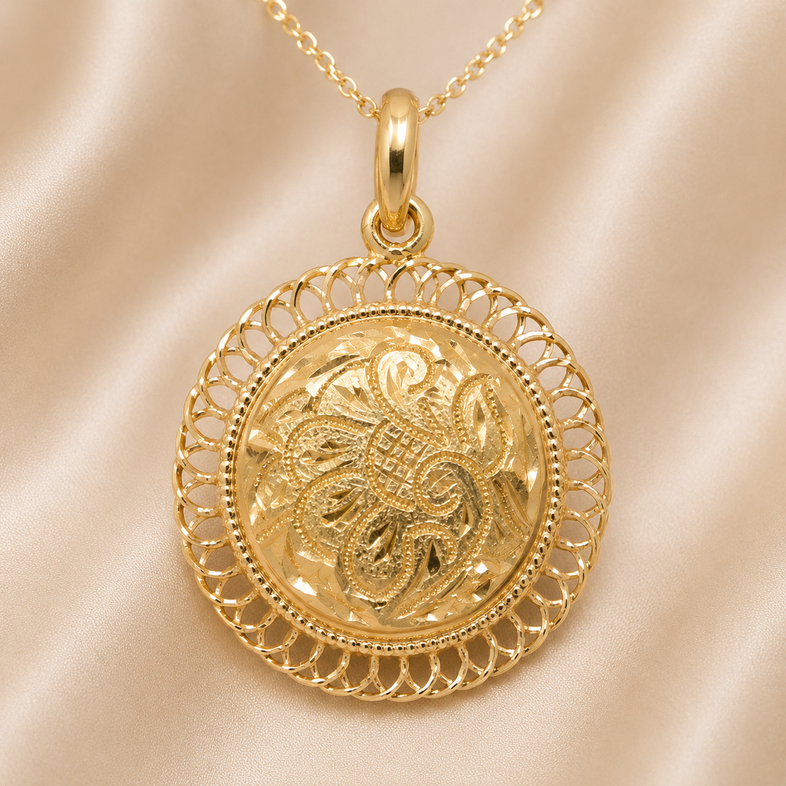 19.2K Portuguese Gold | Round Floral Pendant