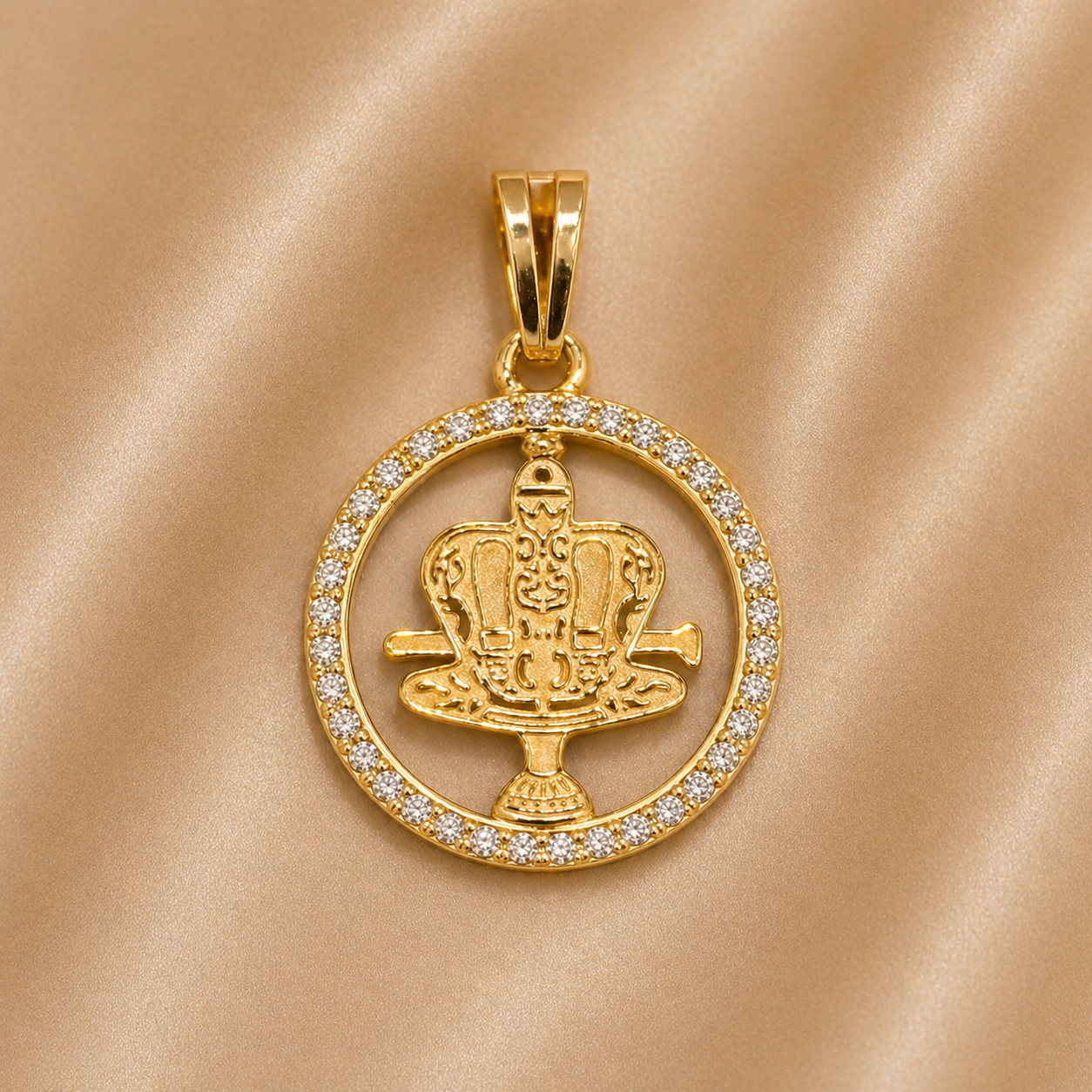 19.2K Portuguese Gold | Sacred Crown Medal with stones Pendant