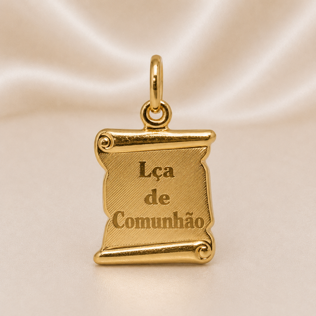 19.2K Portuguese Gold | Scroll Lca De Comunhao Pendant