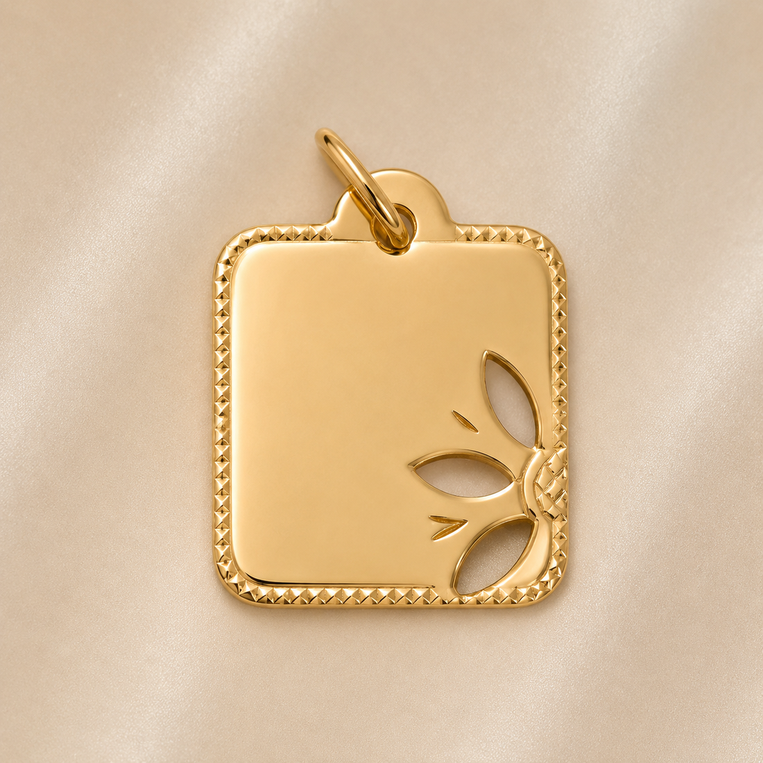 19.2K Portuguese Gold | Small Floral Cut out Pendant