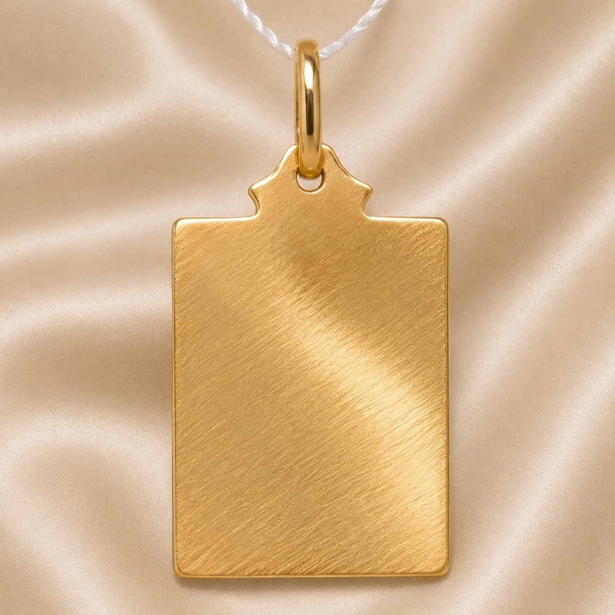 19.2K Portuguese Gold | Square Engravable Pendant