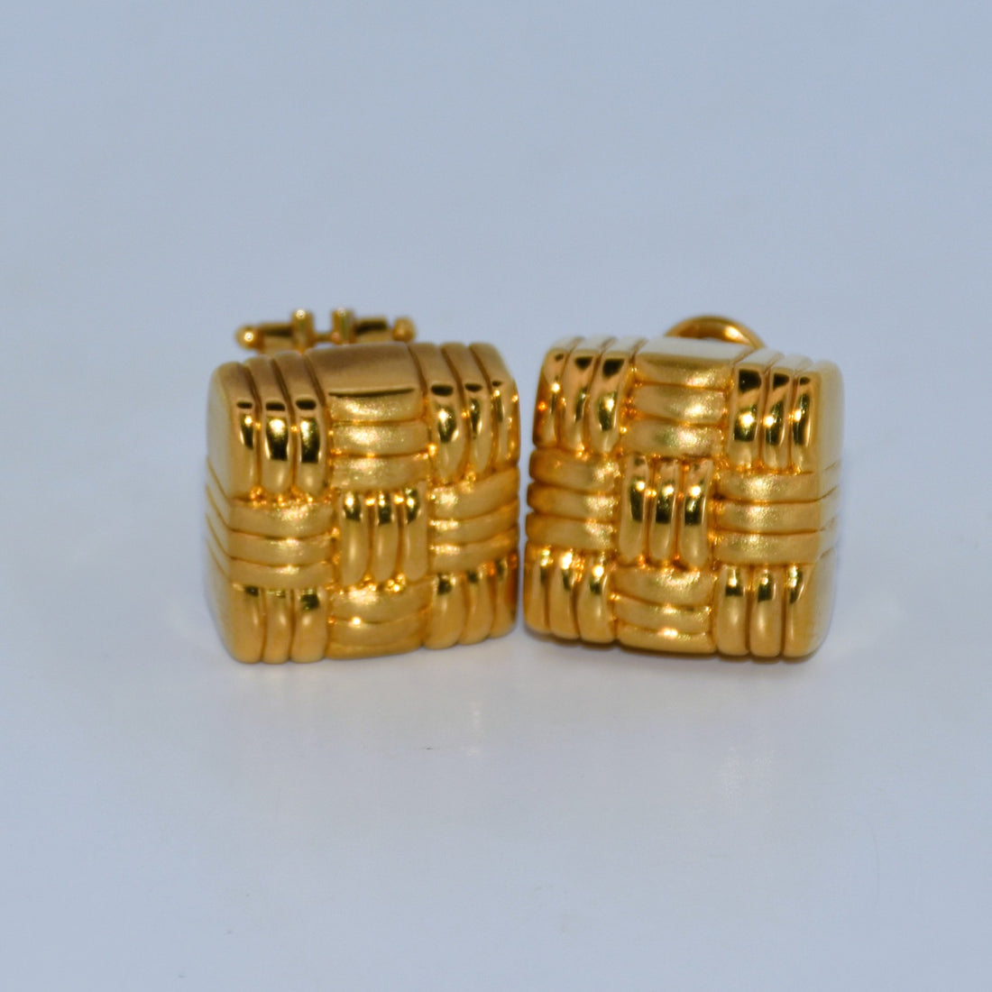 19.2K Portuguese Gold | Square Basket Weave Earrings