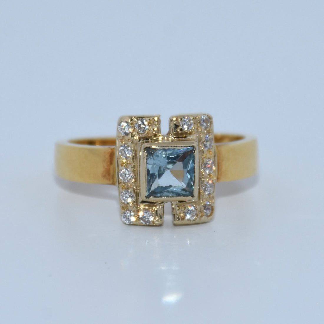 19.2K Portuguese Gold | Square Aquamarine Ring