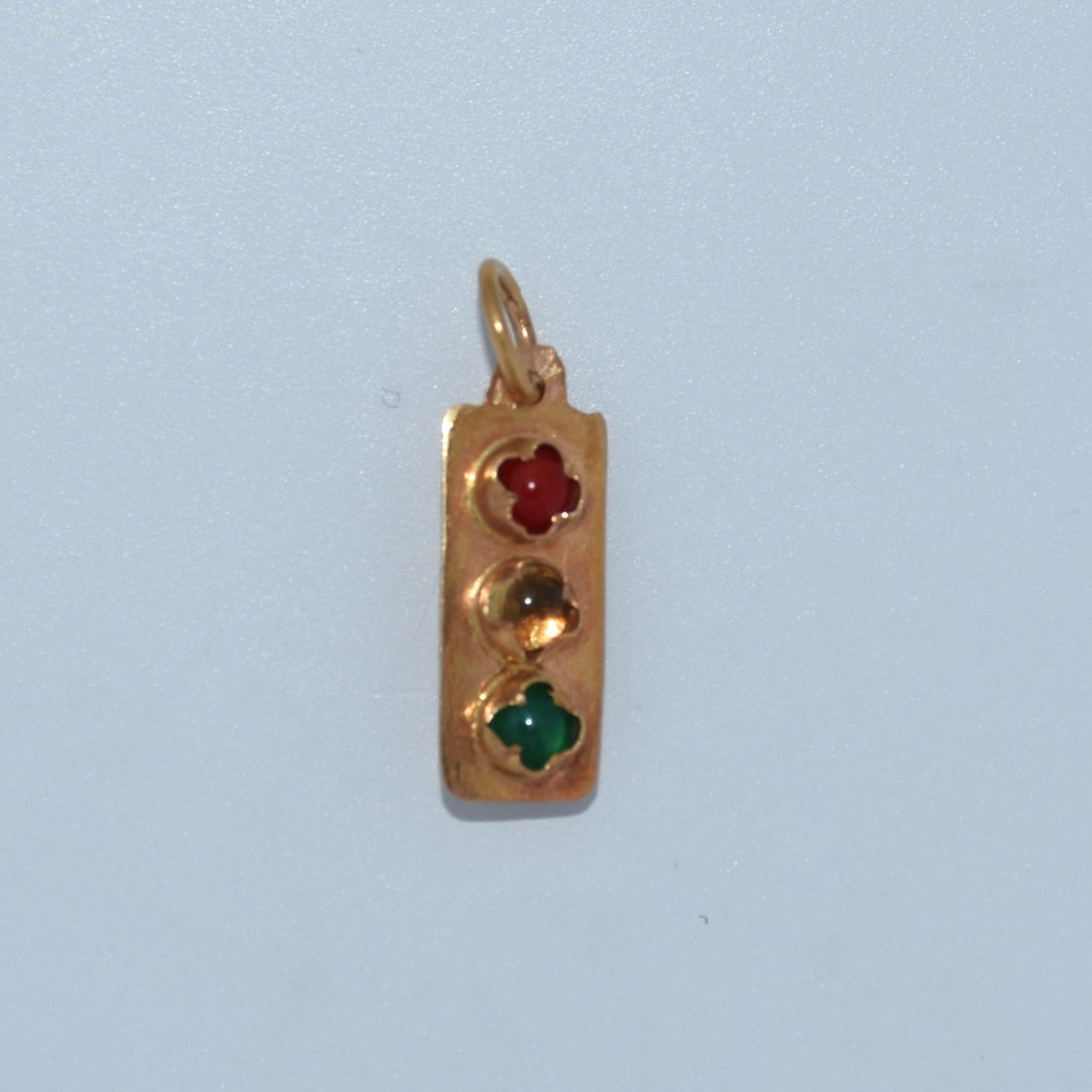 19.2K Portuguese Gold | Traffic Light Charm