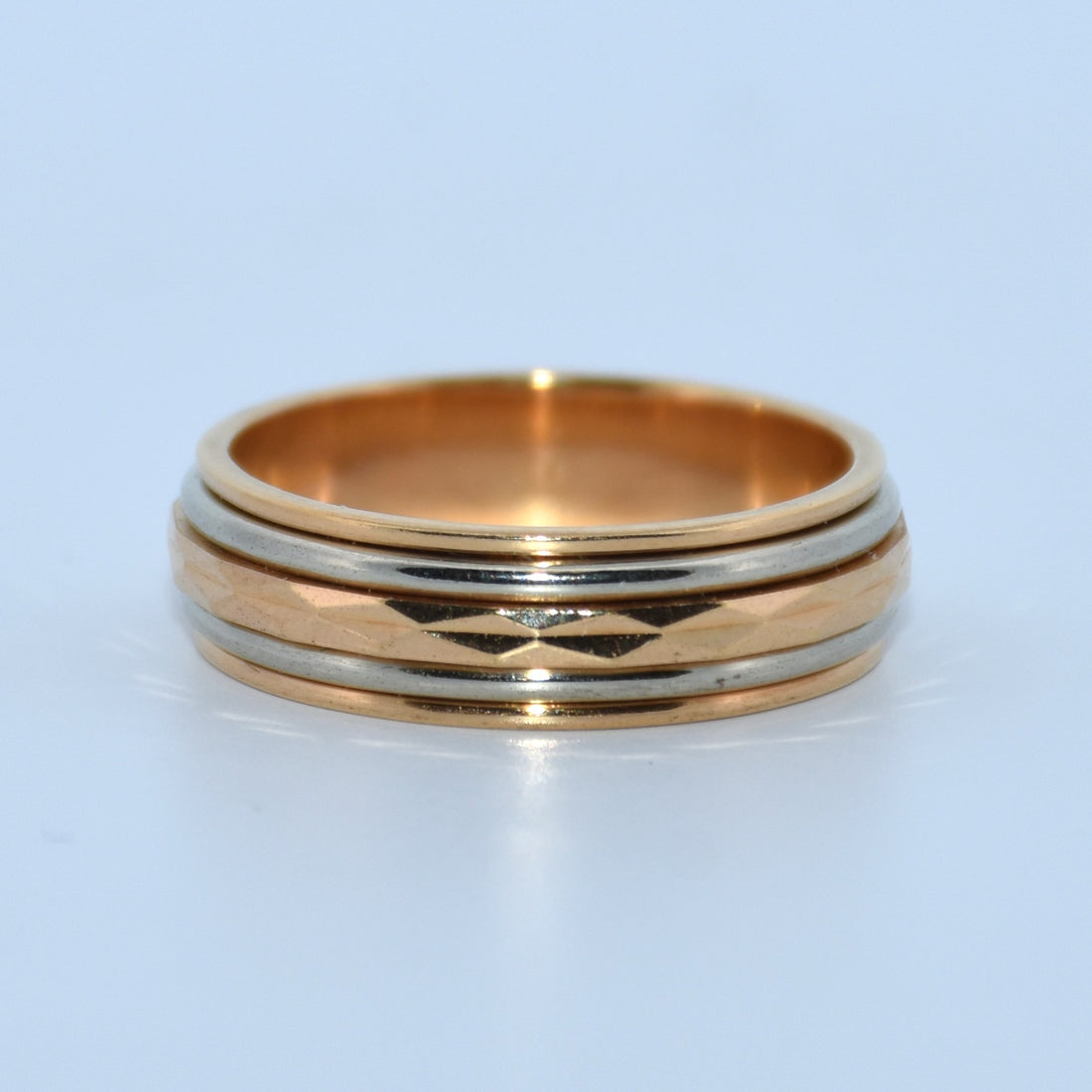 19.2K Portuguese Gold | Two Tone Raised Geometric 5.4mm