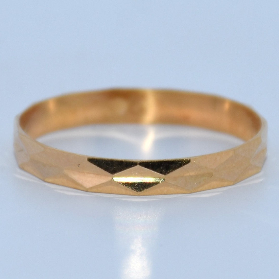 19.2K Portuguese Gold | Faceted Wedding Bands