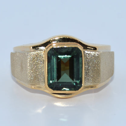 19.2K Portuguese Gold | Emerald Bezel Set Ring
