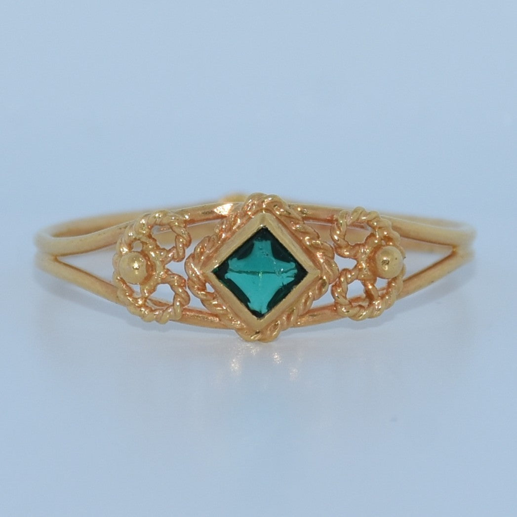 19.2K Portuguese Gold | Baby Filigree Emerald Ring