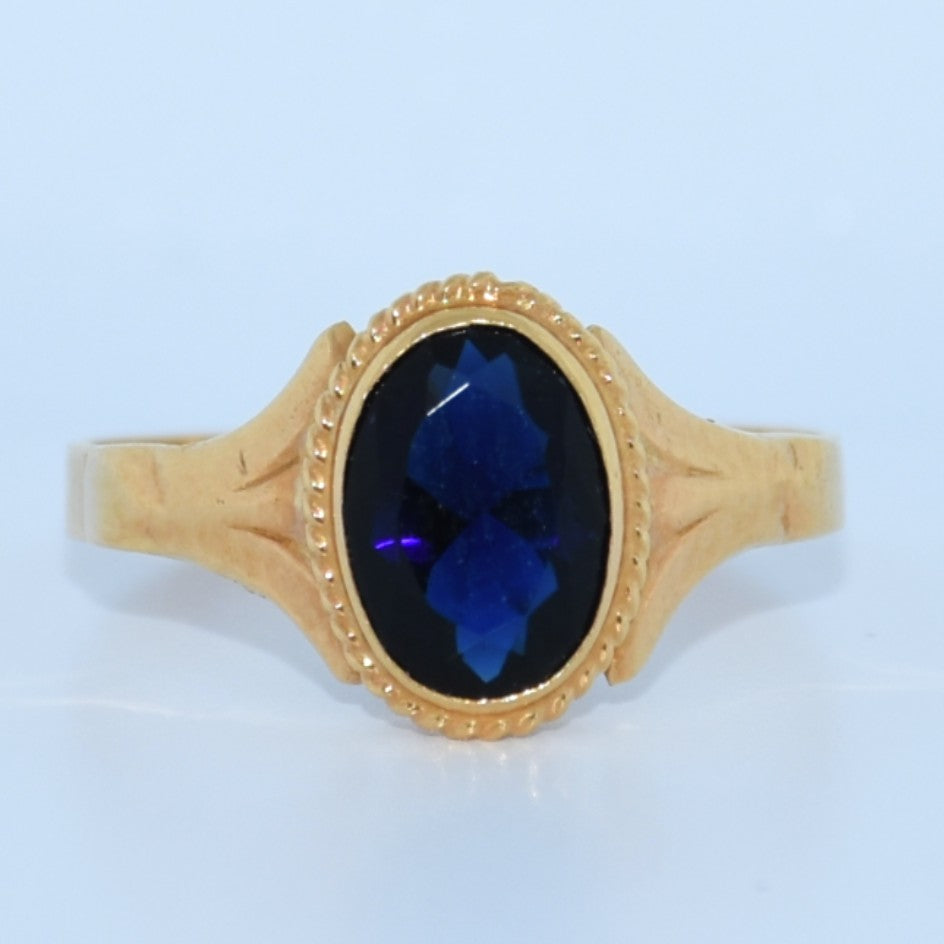 19.2K Portuguese Gold | Baby Oval Sapphire Ring