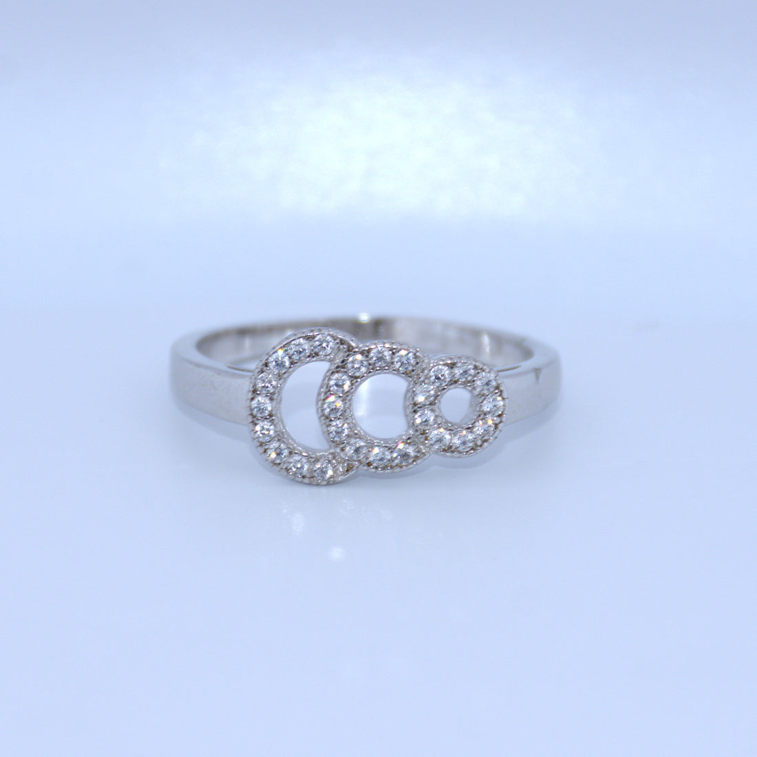 Sterling Silver | Triple Interlocking Circle Ring
