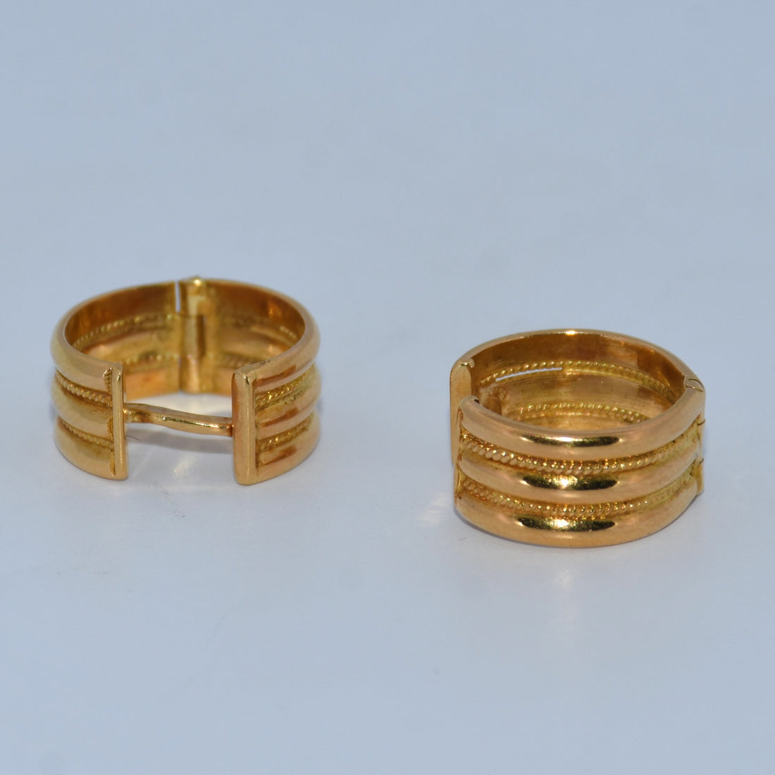 19.2K Portuguese Gold | Huggie Loops