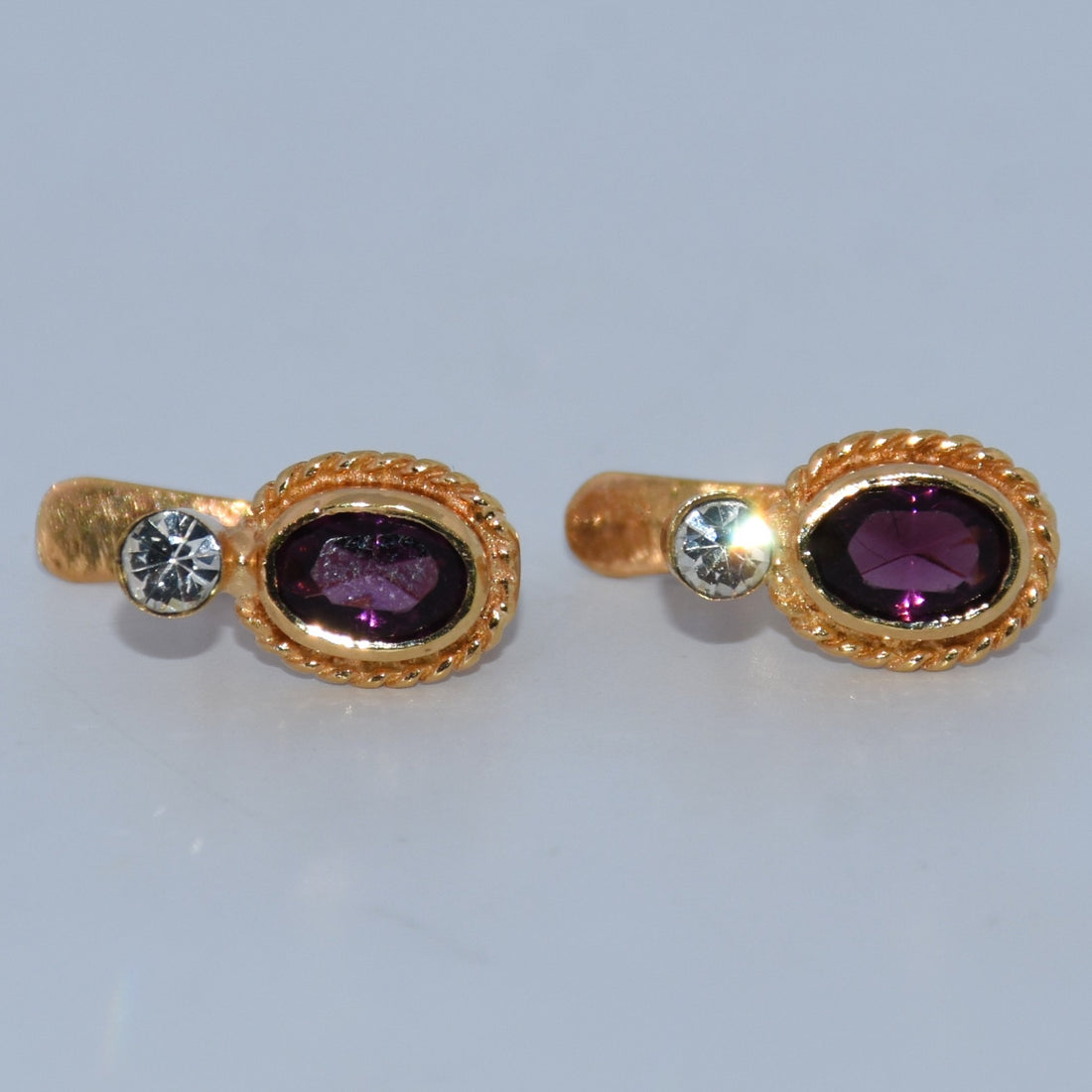 19.2K Portuguese Gold | Oval Stone Earrings