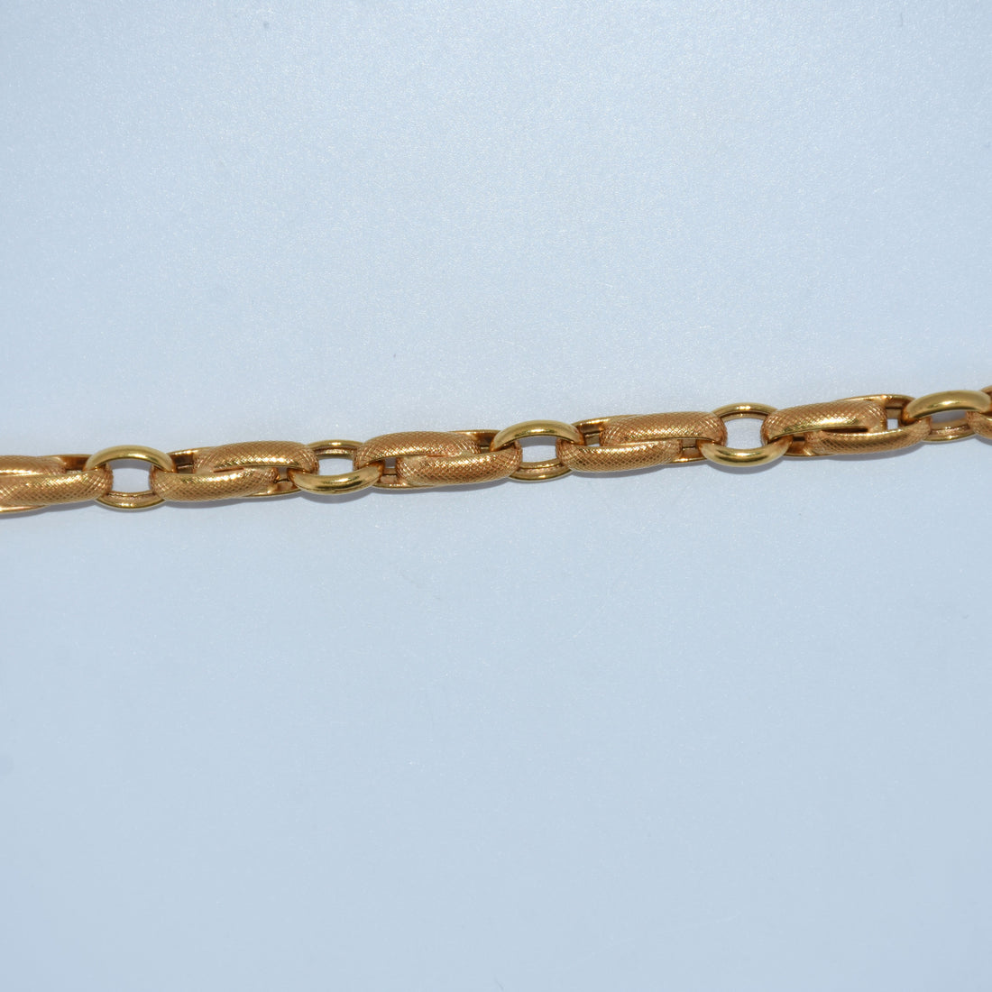 19.2K Portuguese Gold | Interlocking Loops Bracelet