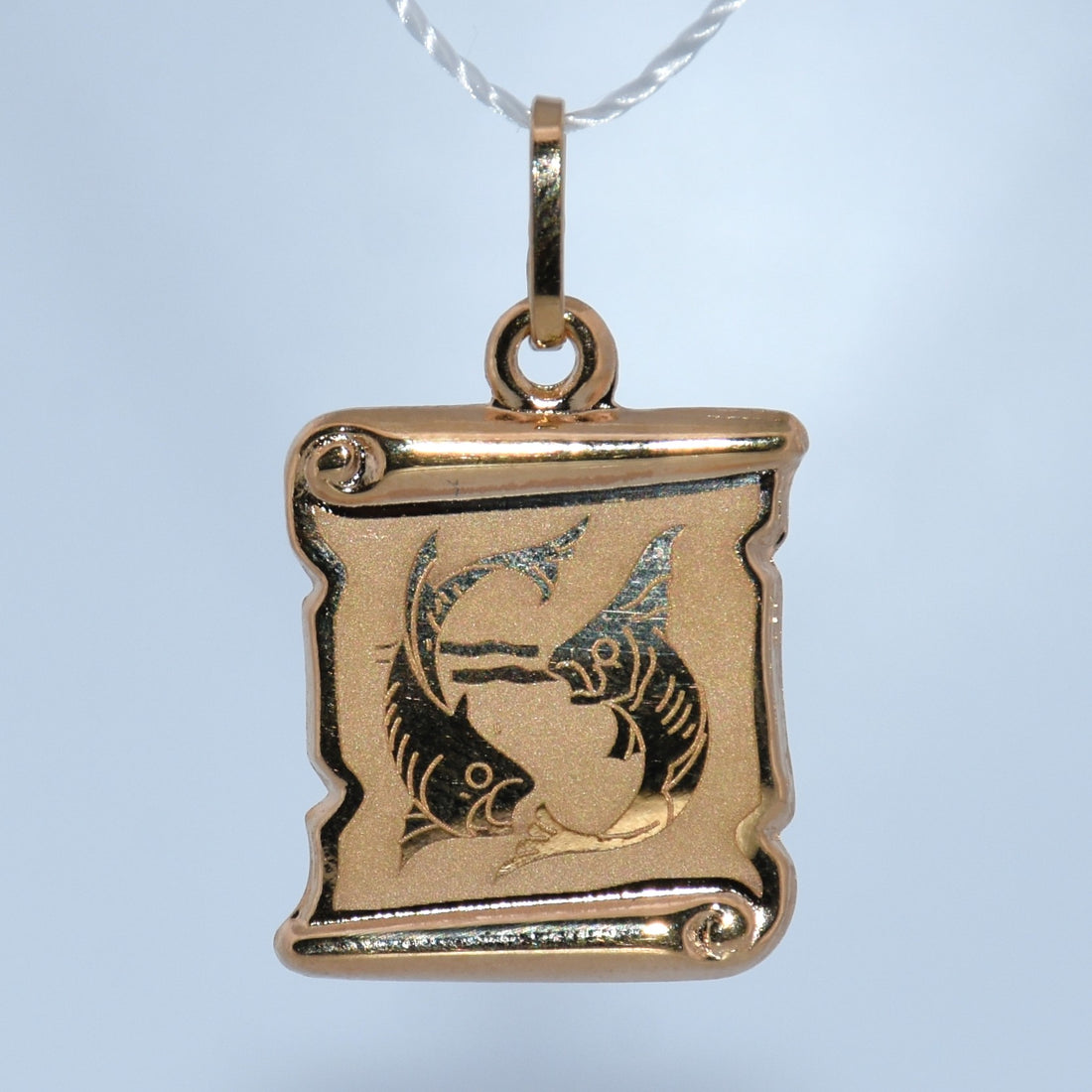 19.2K Portuguese Gold | Zodiac Scroll Pendant