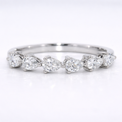 Elegant_white_gold_diamond_ring_1