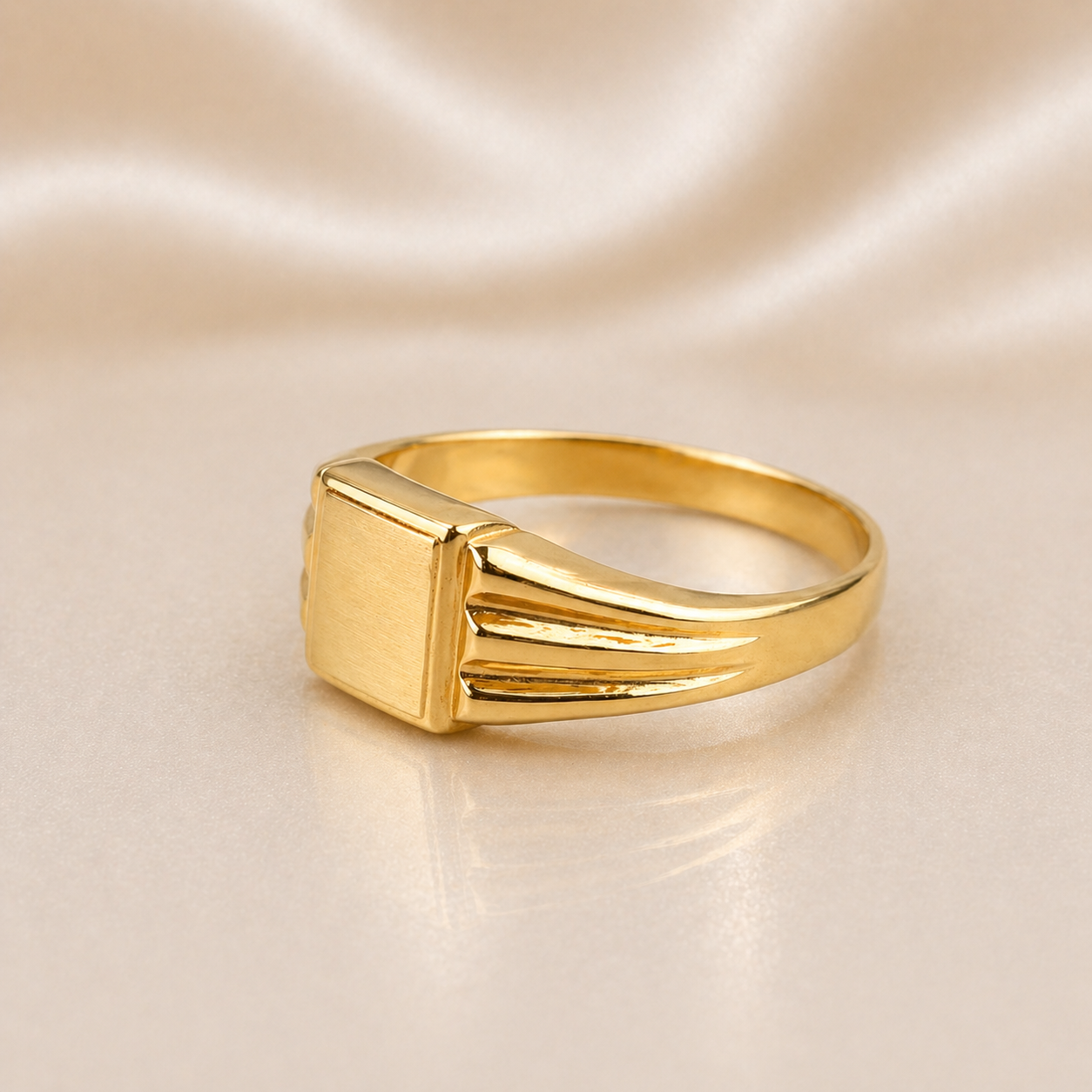 Grooved Detailed Medium Square Ring Unisex 19.2k Portuguese Gold Signet