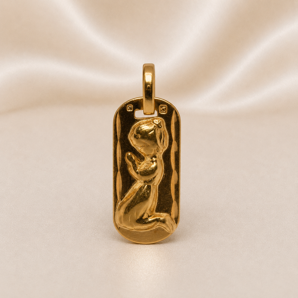 19.2K Portuguese Gold | Guardian Angel Pendant