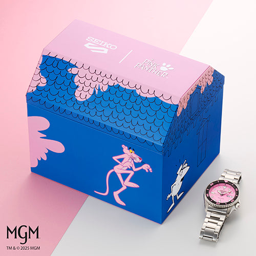 LIMITED EDITION on the case back
Serial number engraved on the case back Unidirectional rotating bezel
Three-fold clasp with secure lock
See-through & Screw case back