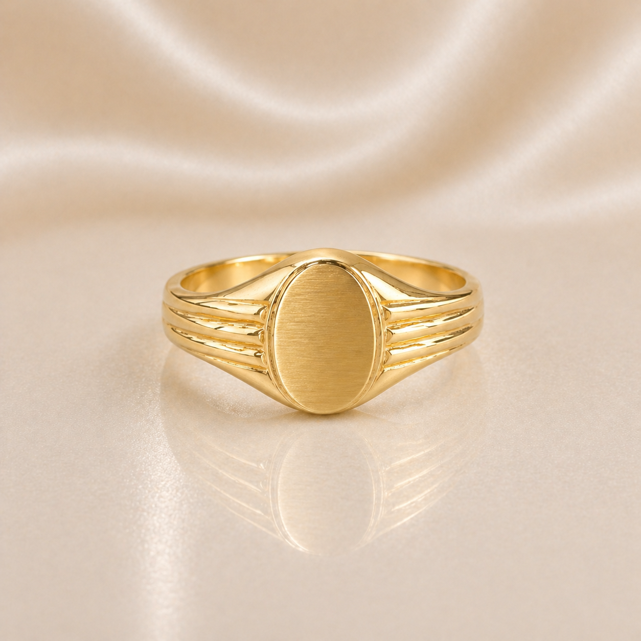 Medium Oval Grooved Detail Signet Ring Unisex 19.2k Portuguese Gold
